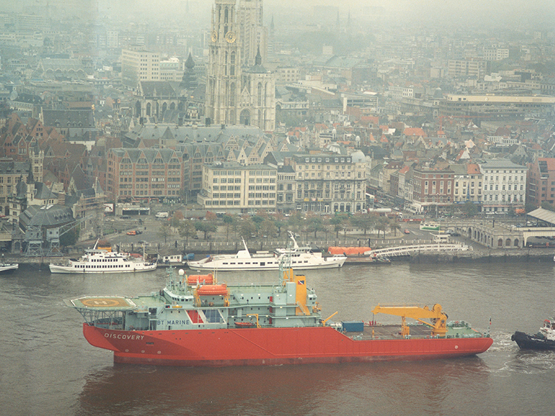 DSV/cable layer passing Antwerp